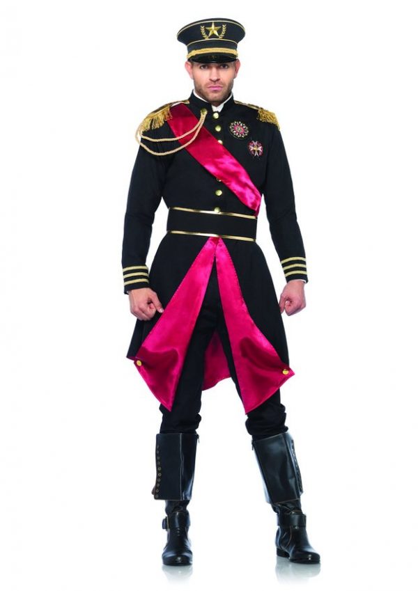 alt="military general costumes"